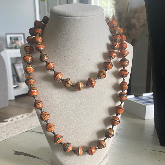 Jewelry - Vintage Orange Beaded Necklace